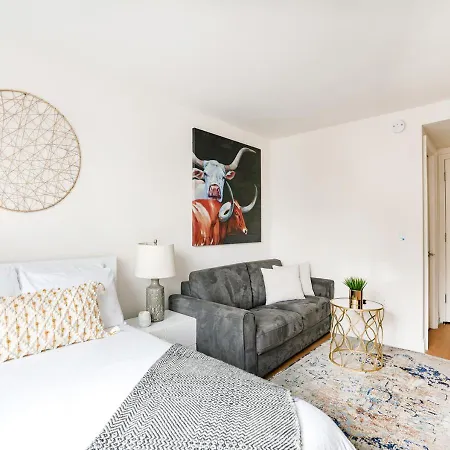 Unique Studio Apartment At East Side